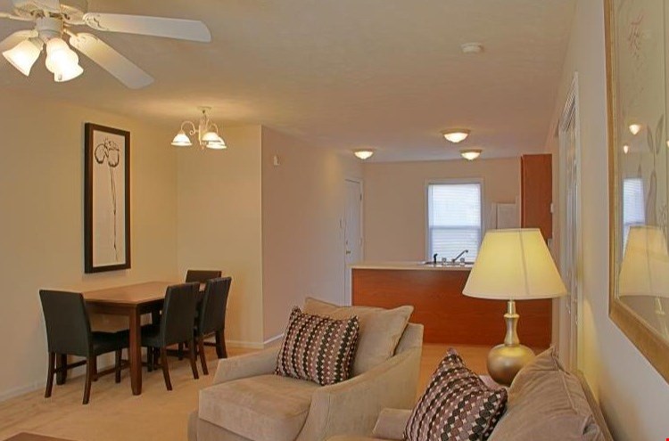 2x2 Living Room & Dining Room