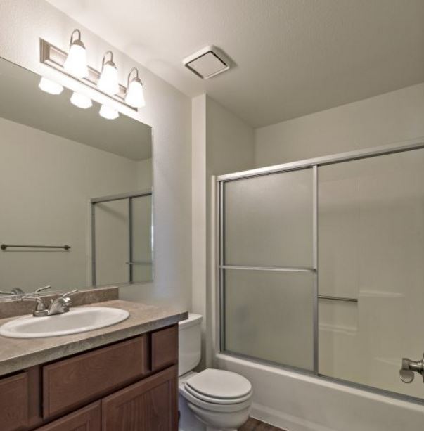 Lakeside Apartments Image 19