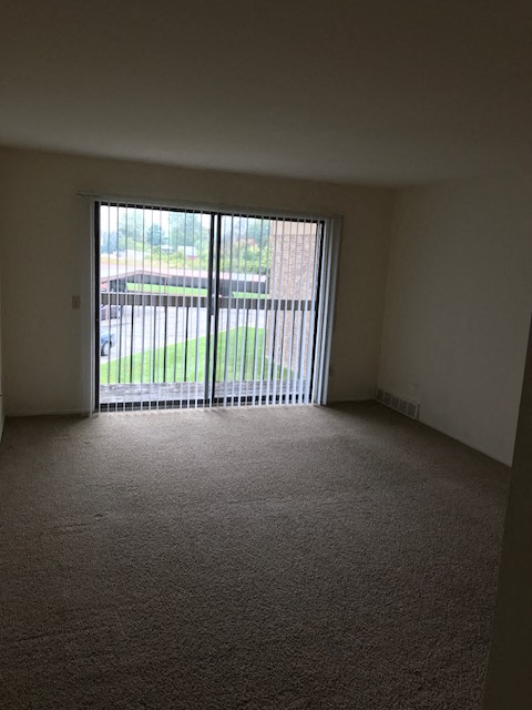 Lakeside Village Apartments Image 101