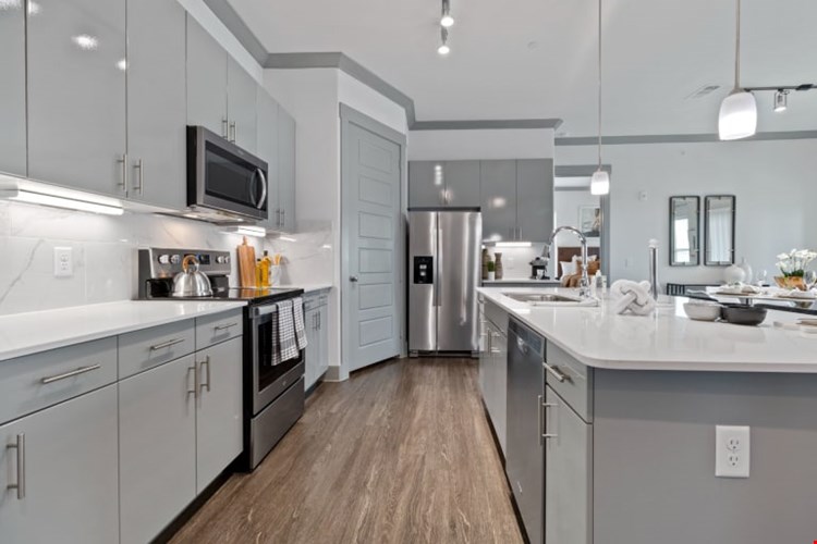 Reveal Skyline Image 21