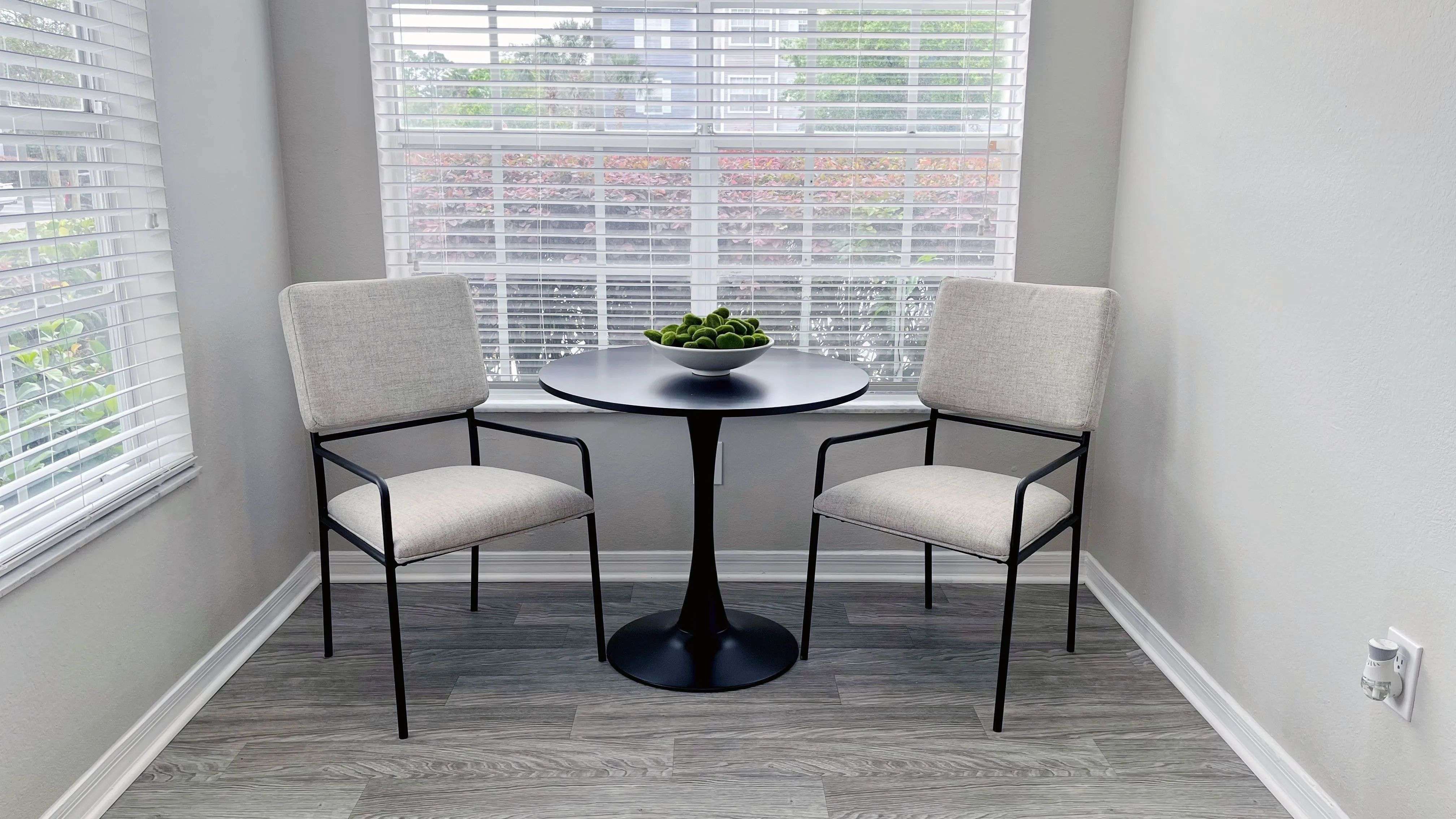 Discover your personal haven in the bonus room solarium—a perfect spot for dining, working, or relaxation.