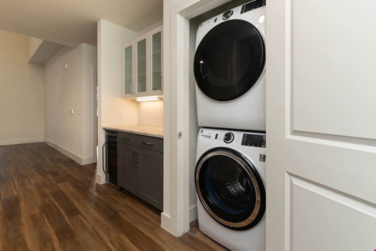 Olivian at the Realm Image 11