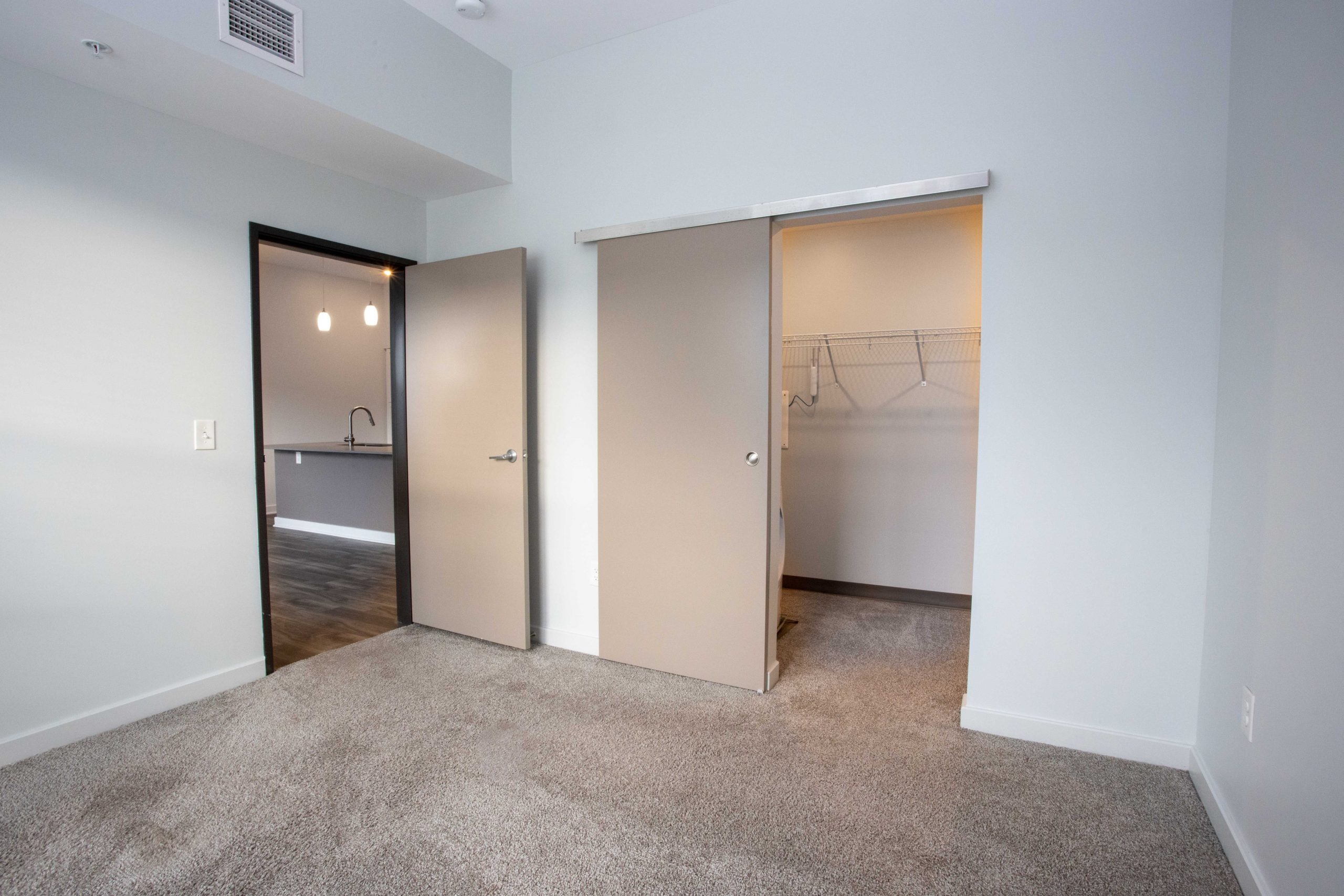 Clinton West Luxury Apartments Image 19