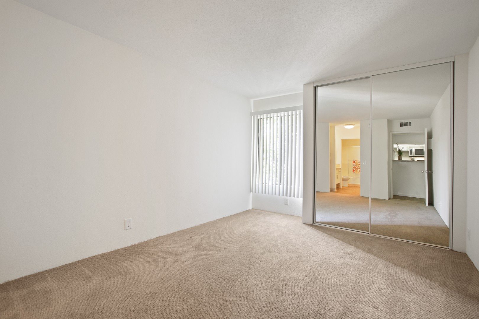 Zelzah Court Apartments Image 41