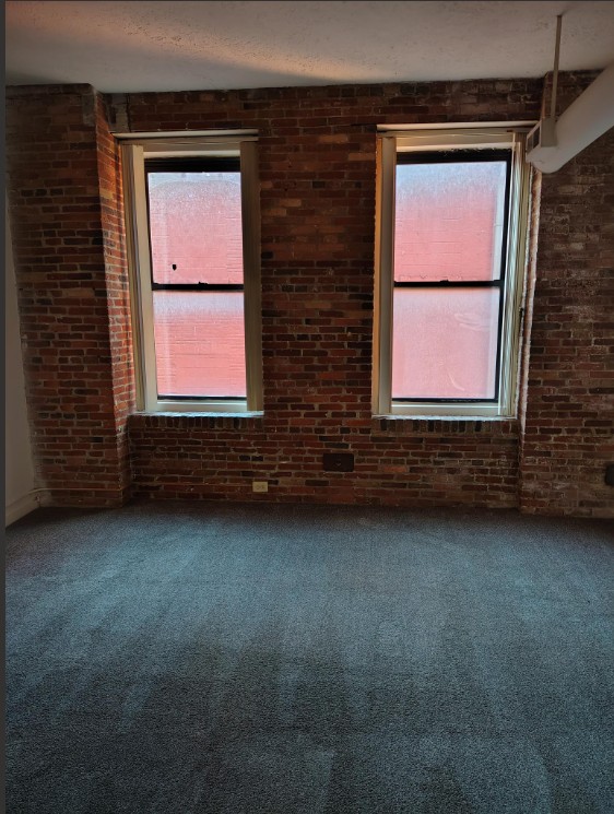 Marlboro Classic Apt & Redwood Square Image 108