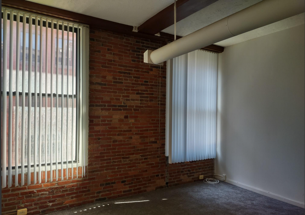 Marlboro Classic Apt & Redwood Square Image 182