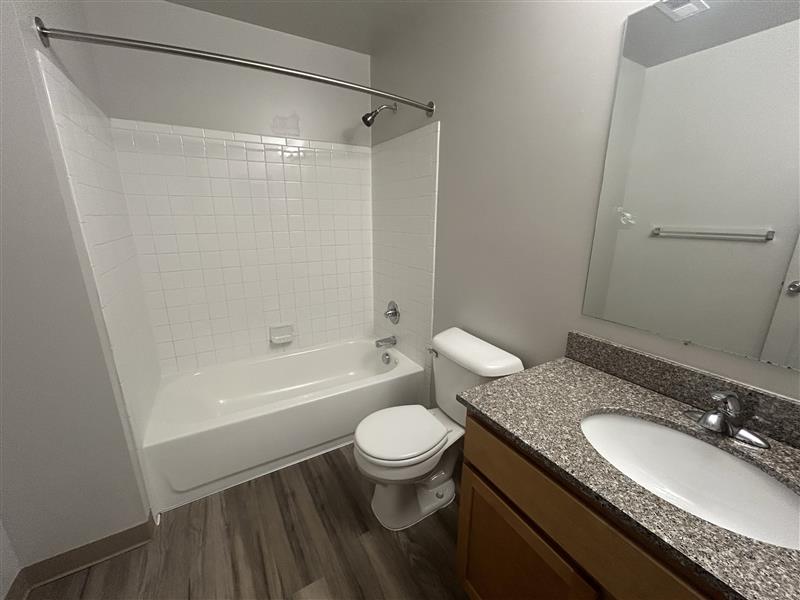 Woodland Villa Apartments Image 17