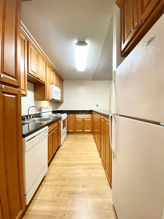 Castlewood Apartments Image 8