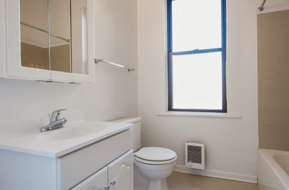 Buena Terrace Apartments Image 8