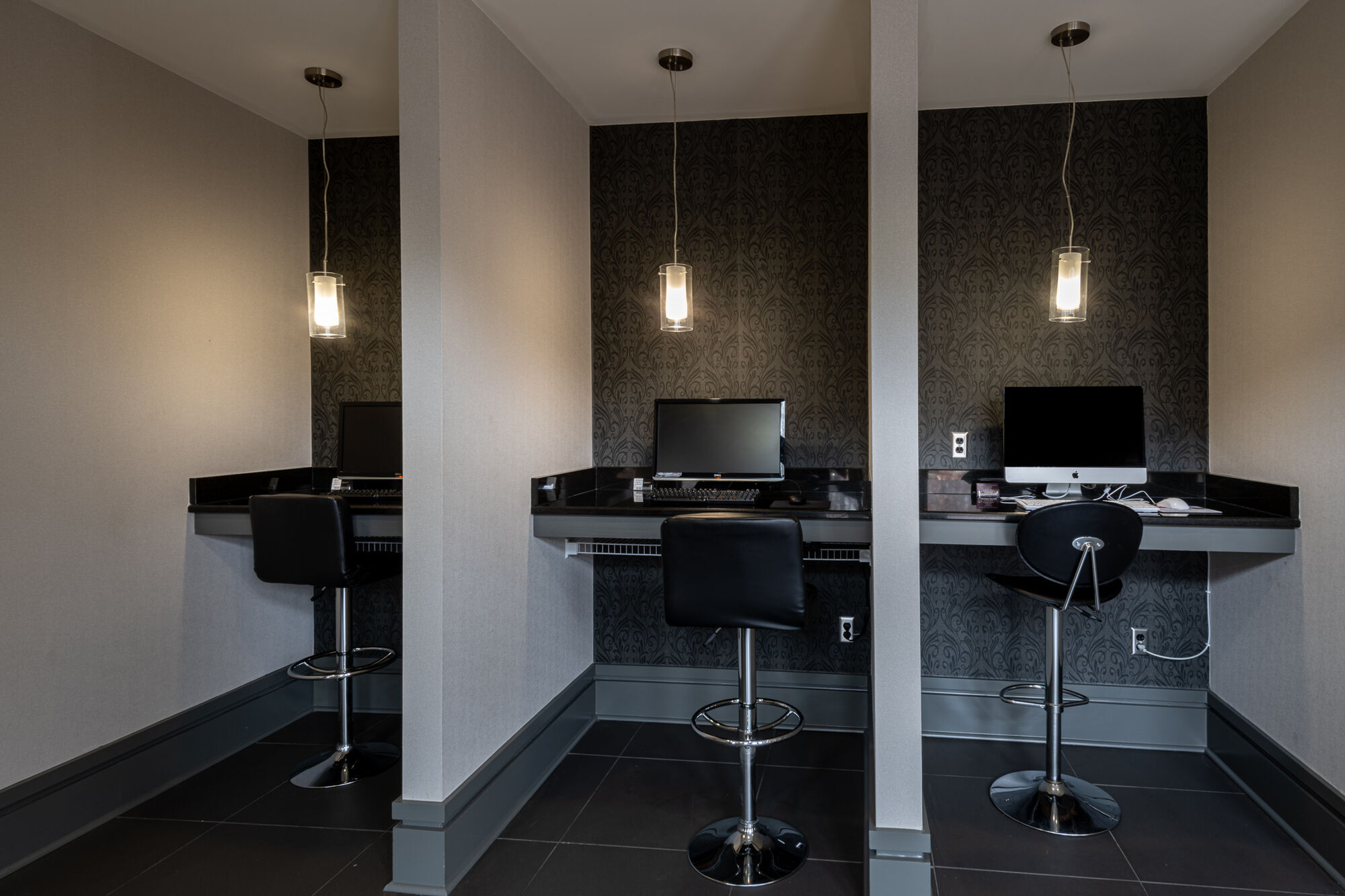 Chapel Hill North Image 9