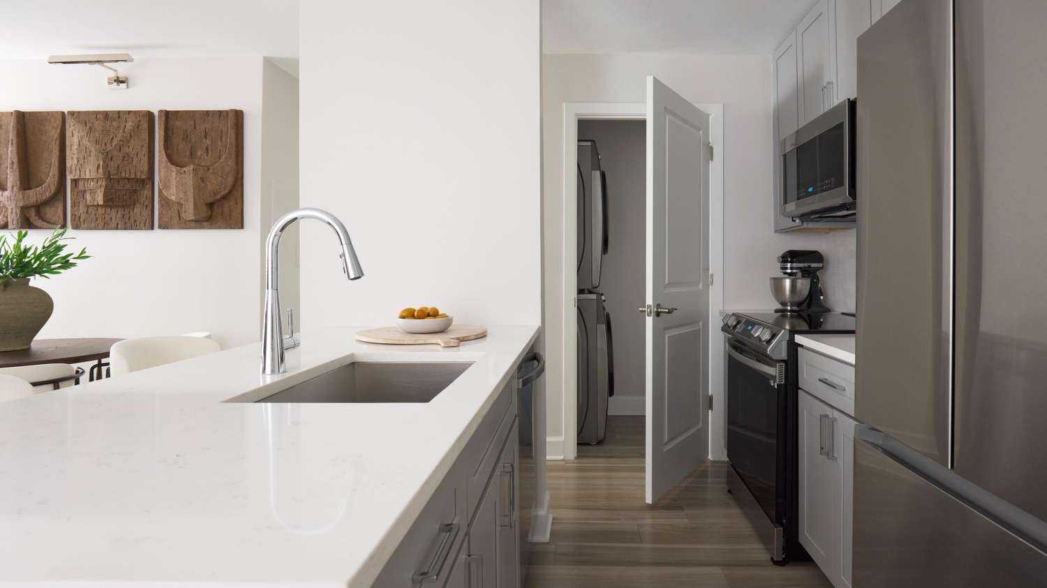 Lakeside Apartments Image 38