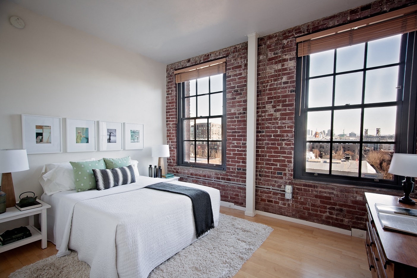 Portland, OR Crane Flats and Lofts bedroom