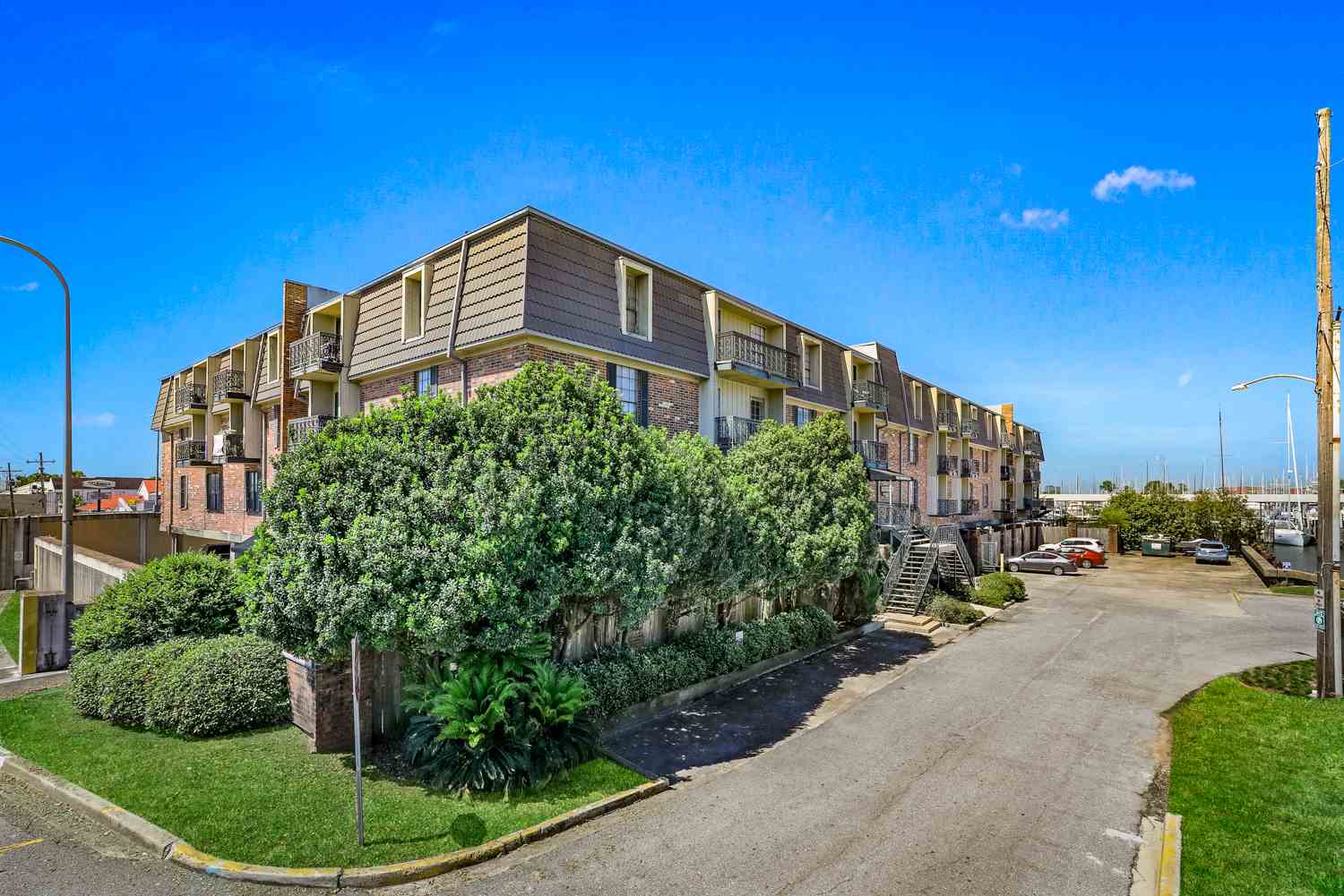 Sailboat Bay Image 17