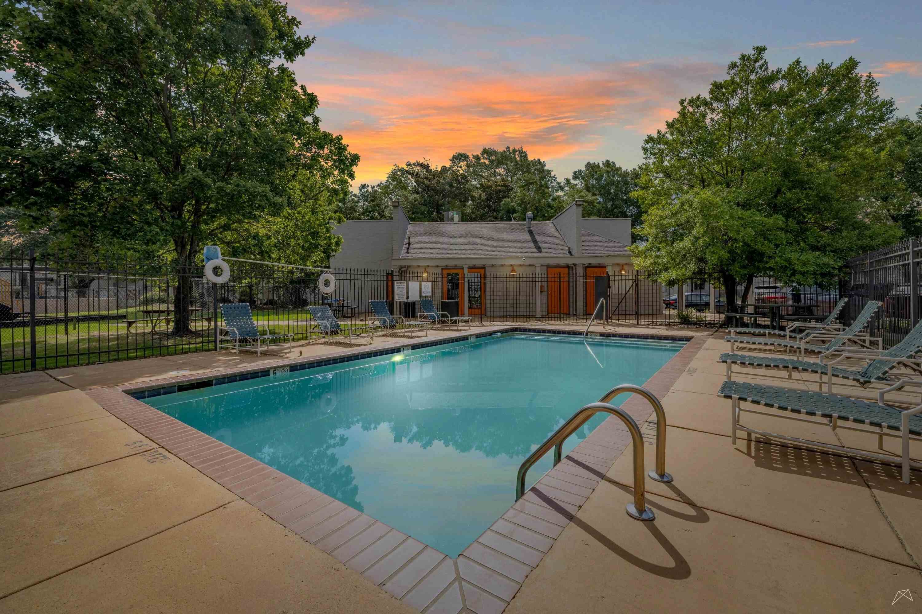 Pinebrook Pointe Image 4