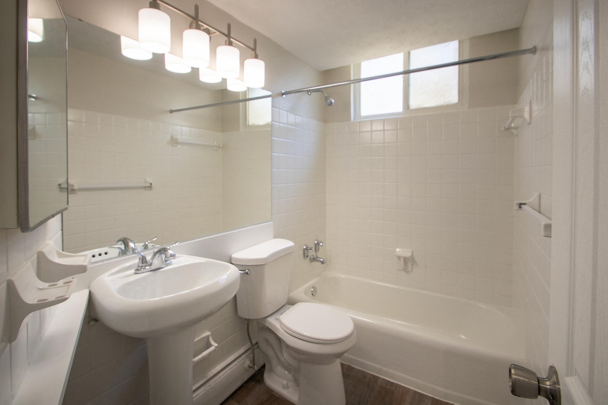 Colonial Ridge Image 6