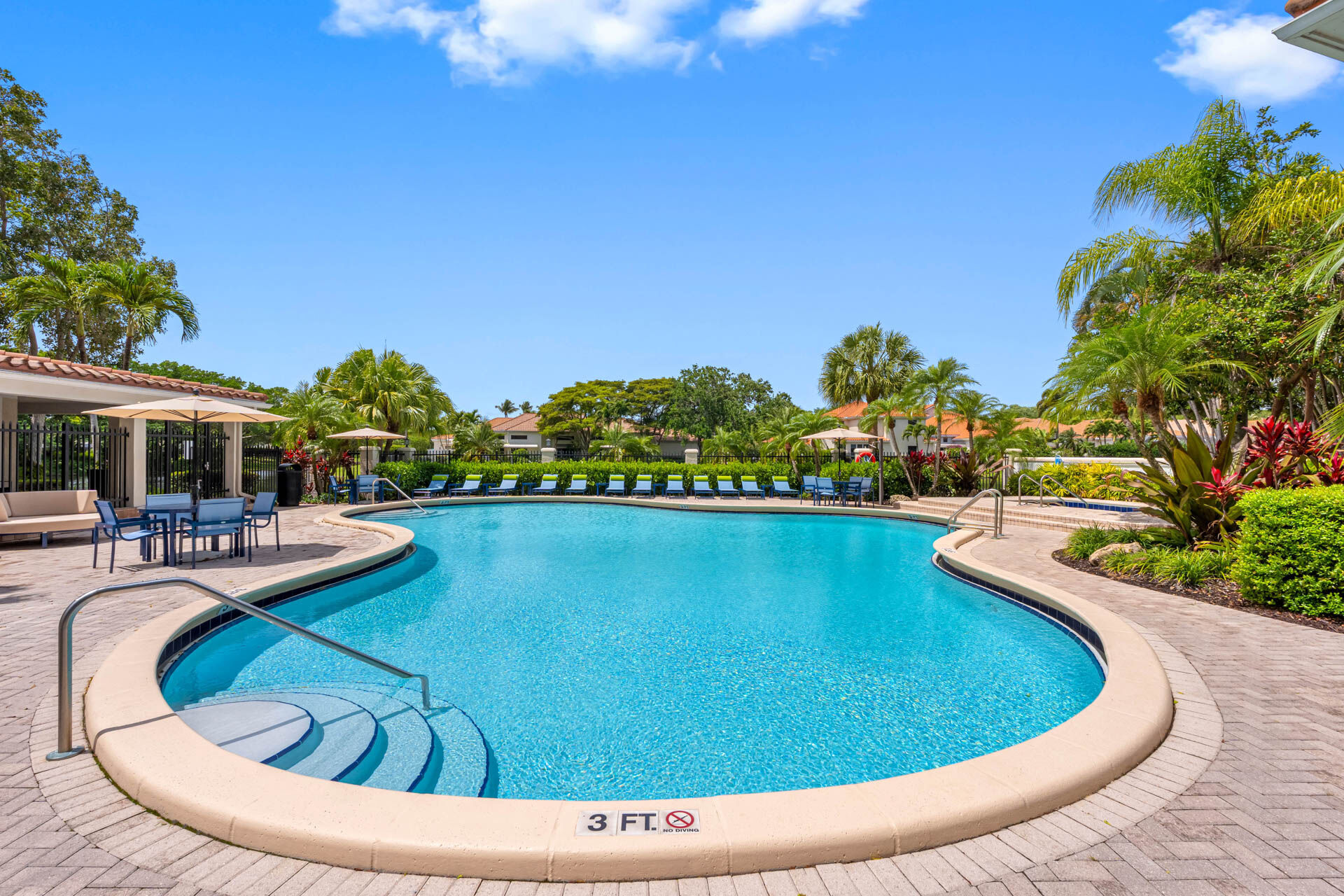 Mizner Court Image 7