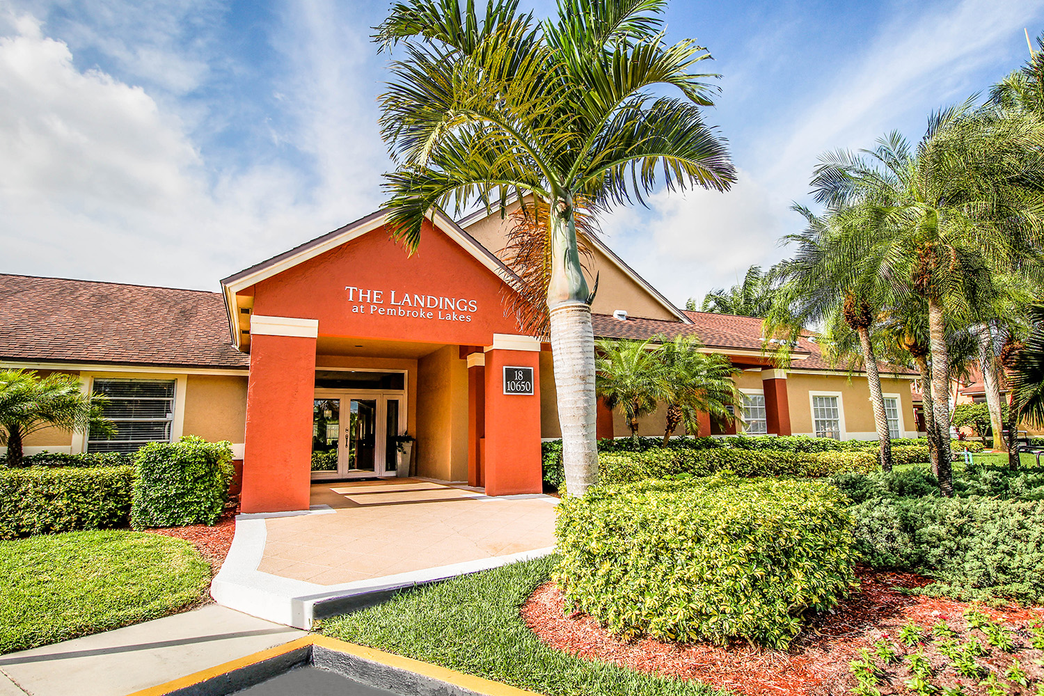 The Landings at Pembroke Lakes Apartments Image 1