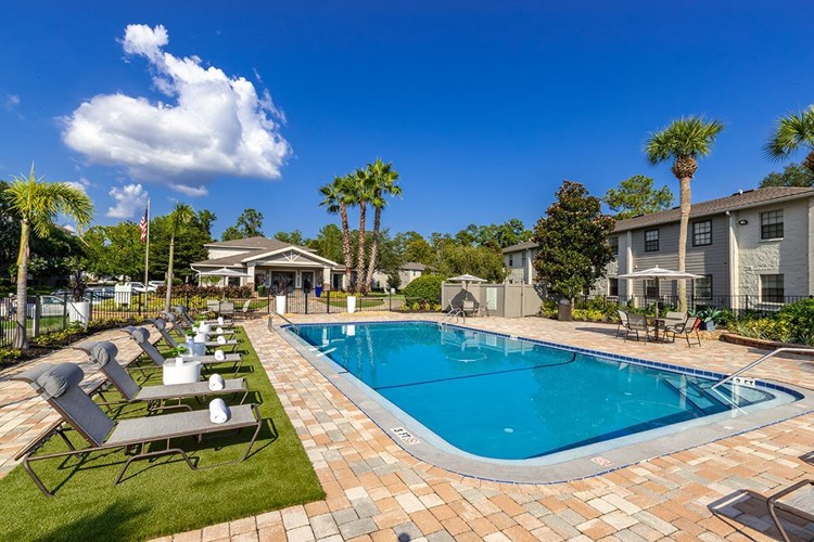 At the center of our community, is our newly renovated resort-style pool, with plenty of lounge seating, perfect for enjoying the Gainesville sun.