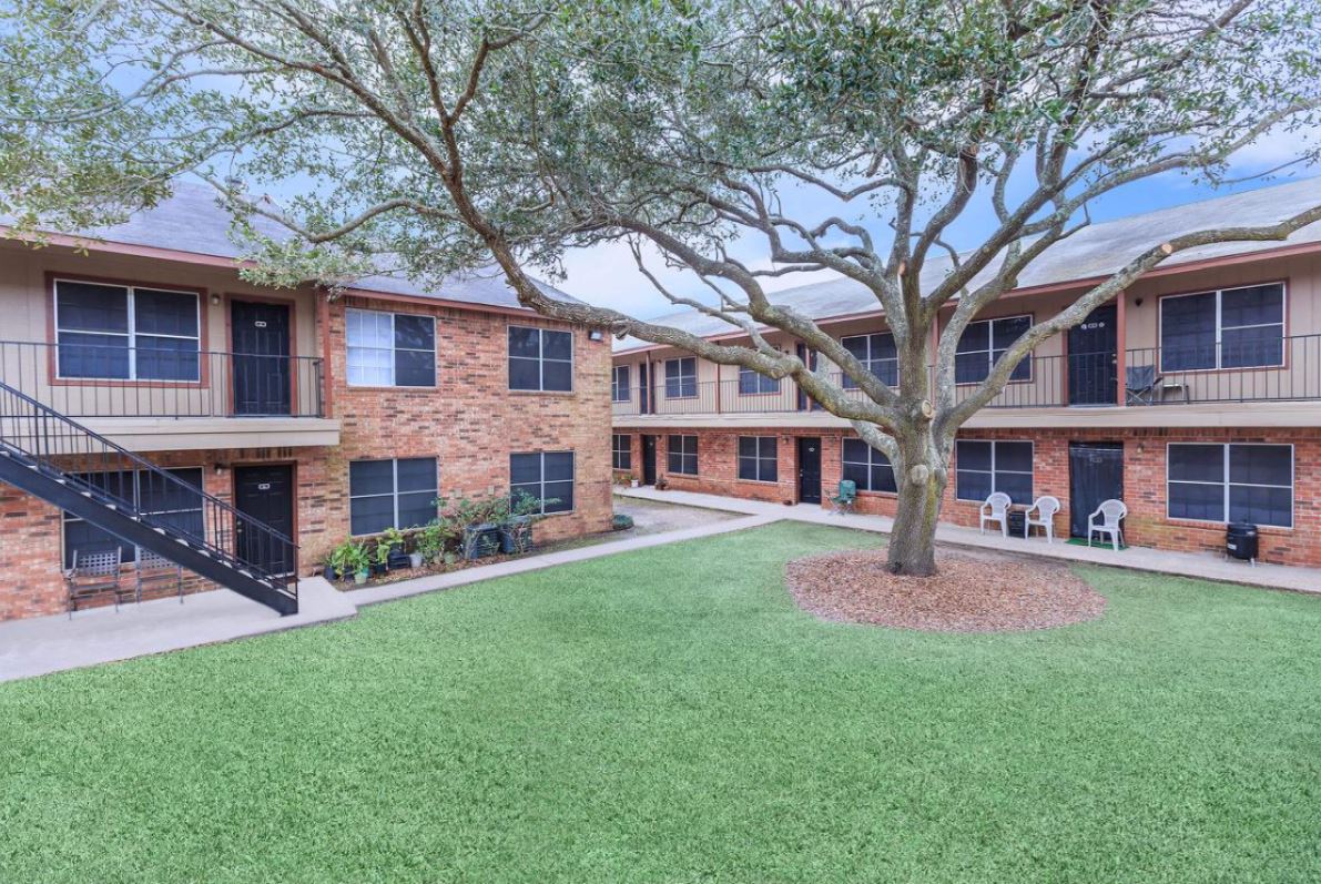 Oaks at Mustang Image 1