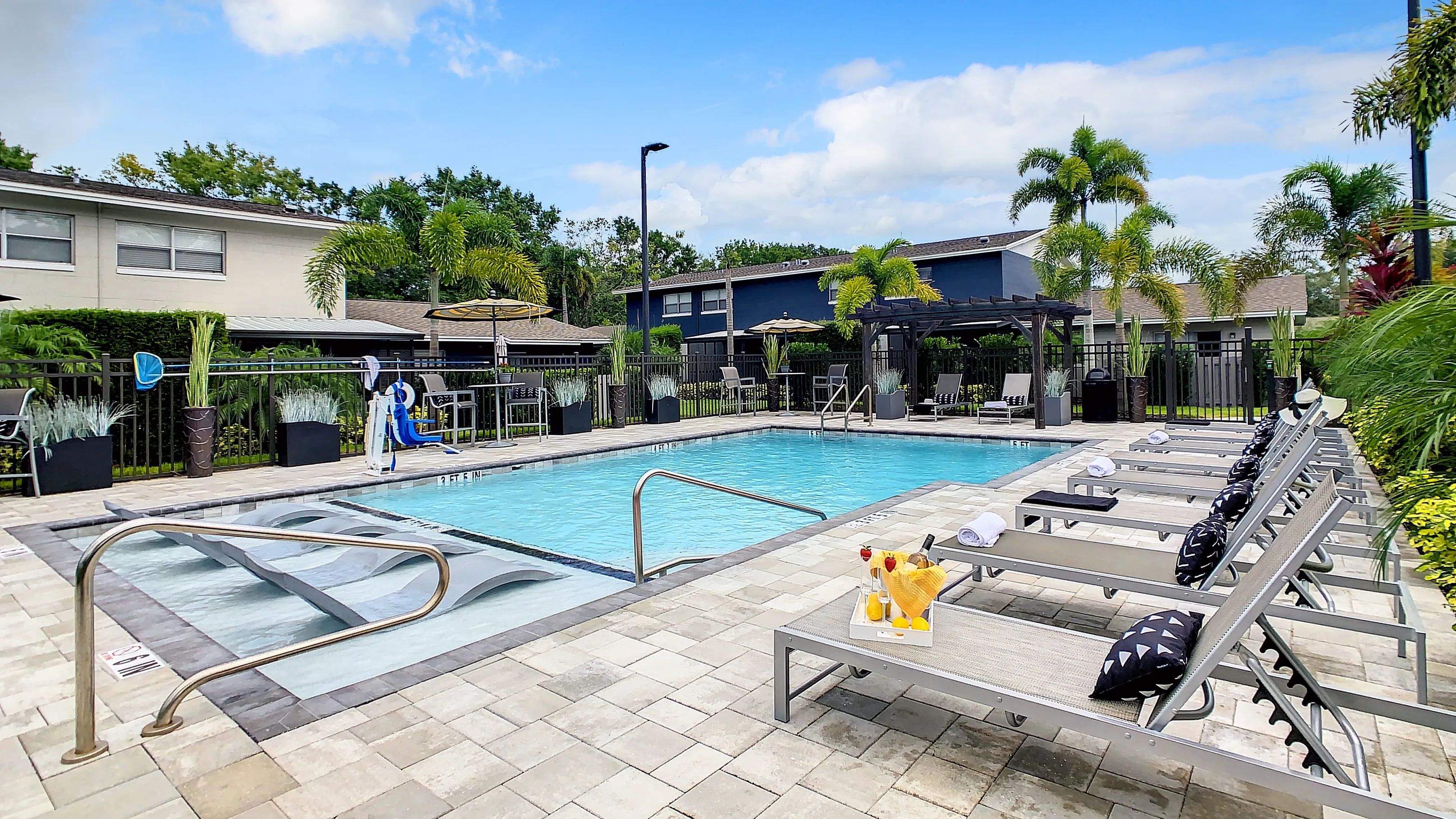 Mix up your day of relaxation enjoying lounging in sun, shade, and right in the water! No mater how you mix it up, Slate offers pure relaxation by the pool. 