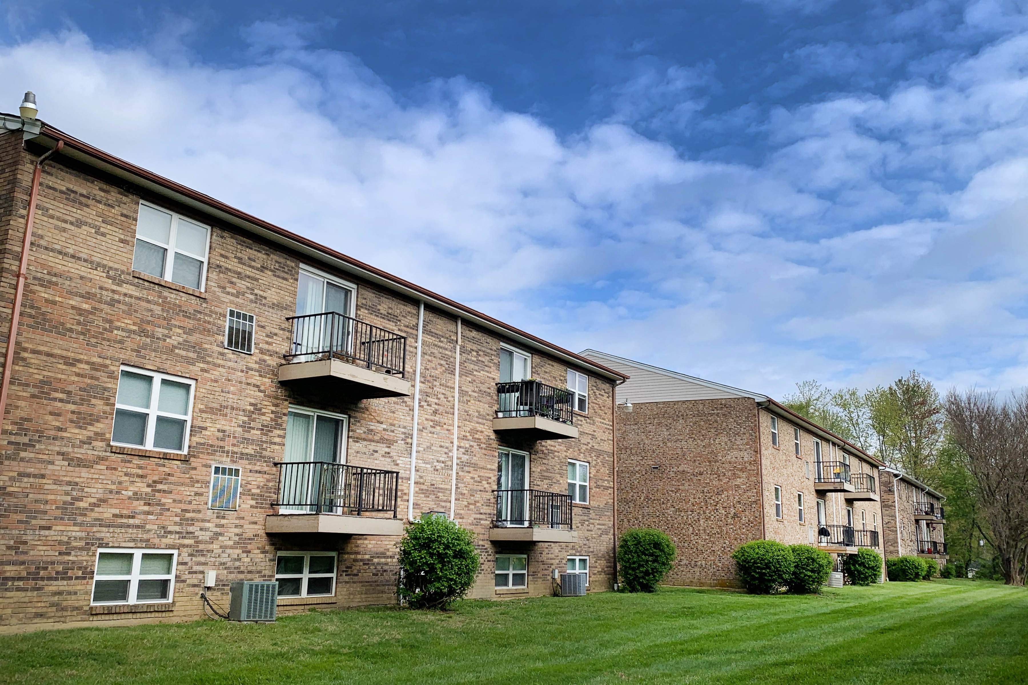 Crown Crossing Apartments Image 4