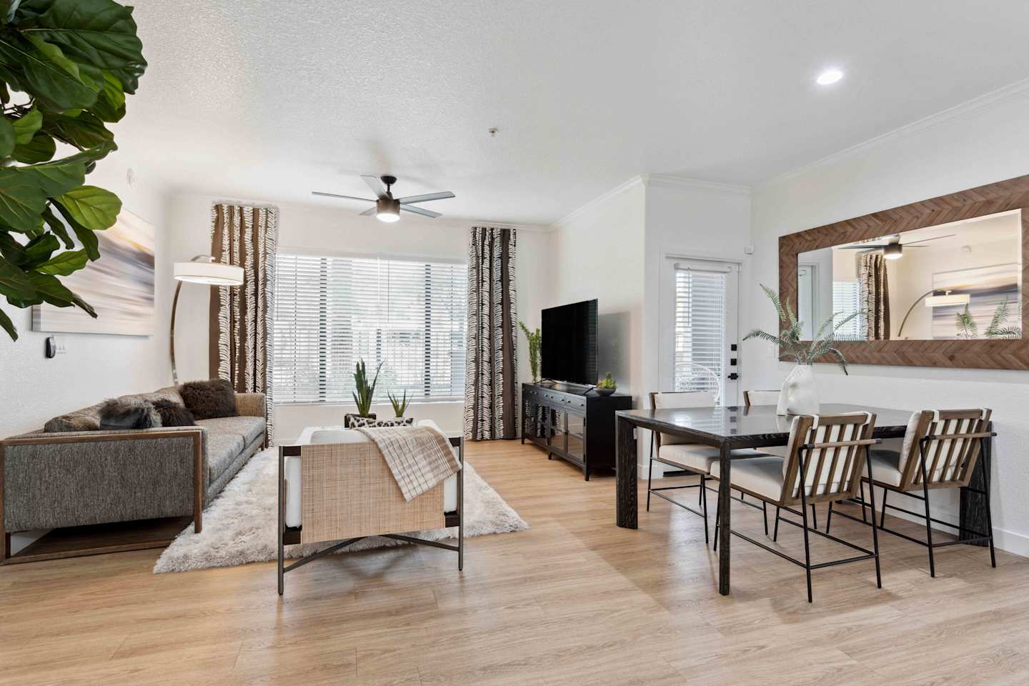 The Laurel Apartments Image 2