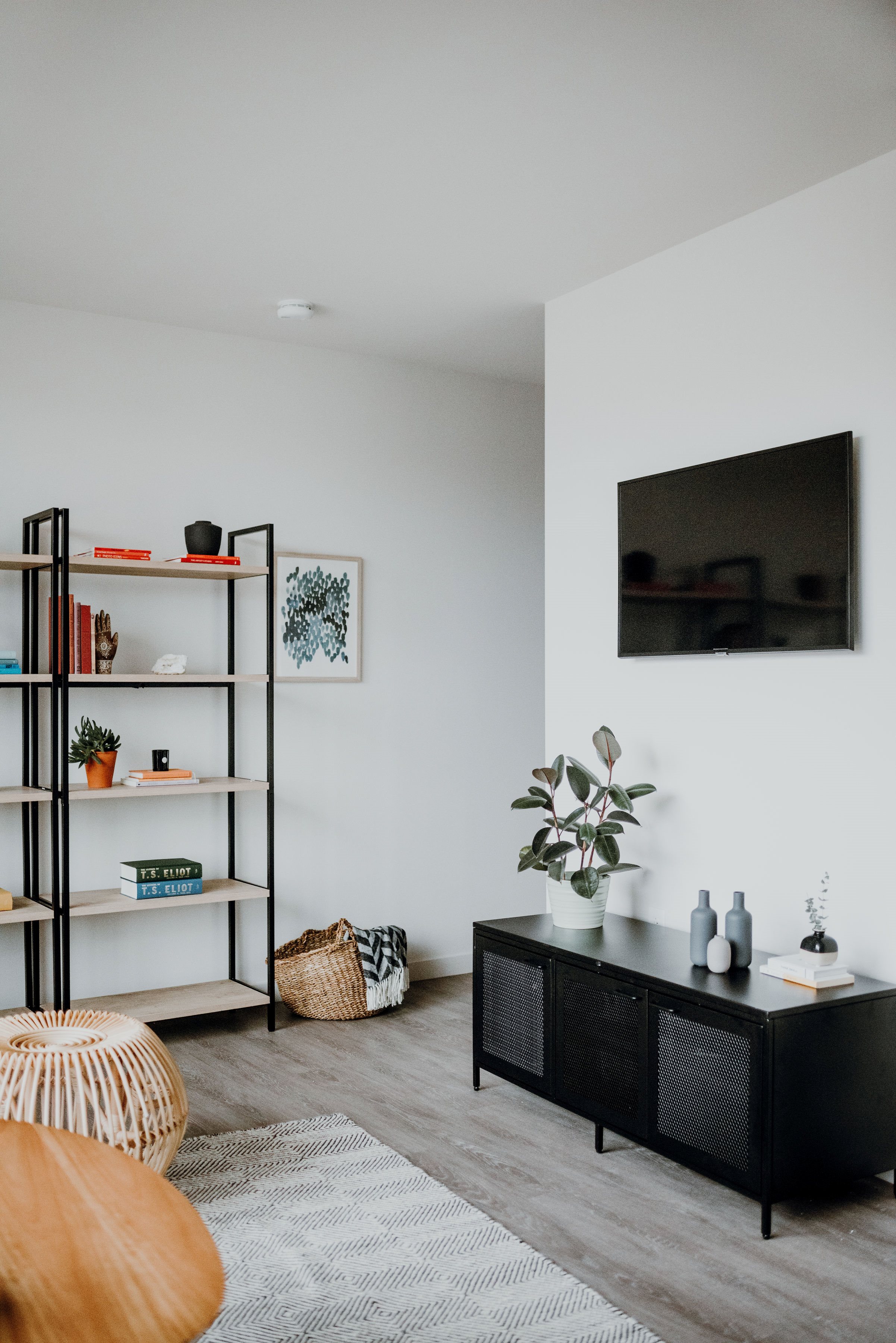 Upstairs at Van Aken Image 3