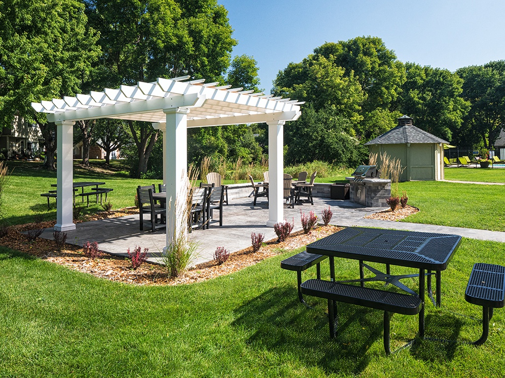 Birch Lake Townhomes Image 32