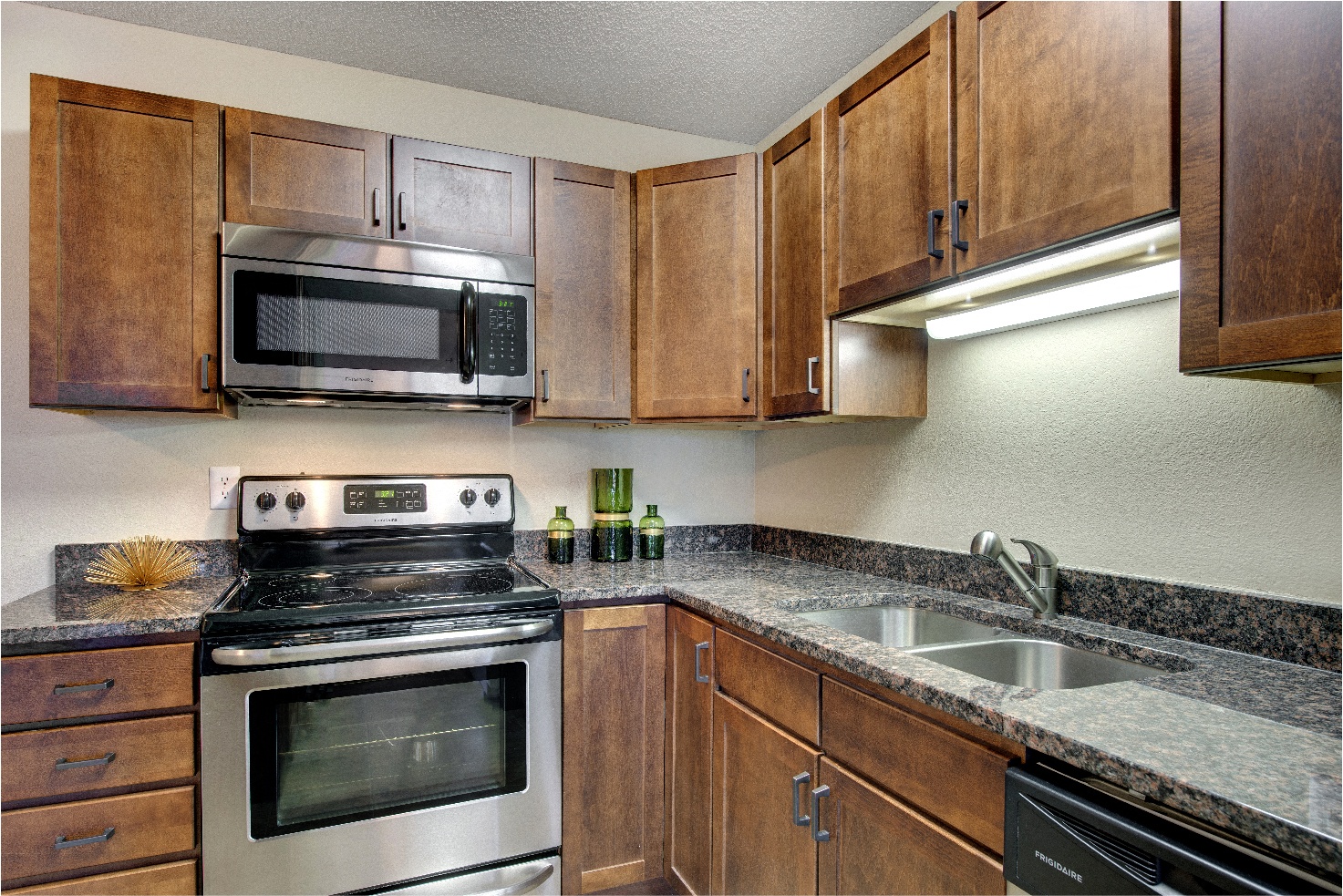 Cedars Lakeside Image 11