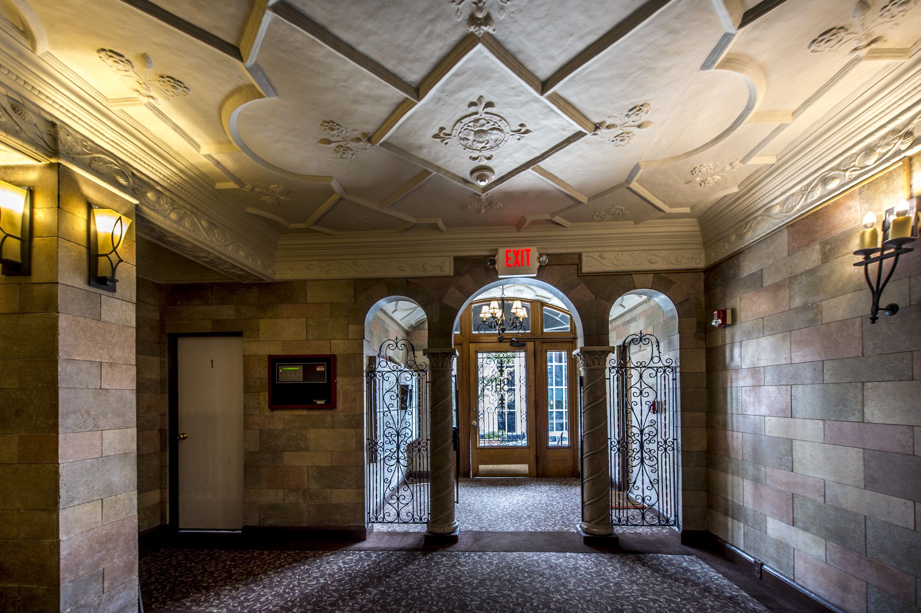 Elmwood Apartments Image 9