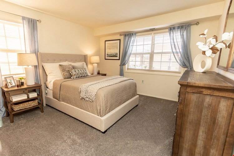 Traditional bedroom at Seminary Roundtop Apartments in Lutherville-Timonium