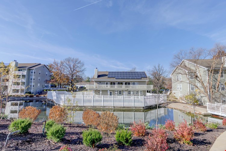 Bonhomme Village Image 16