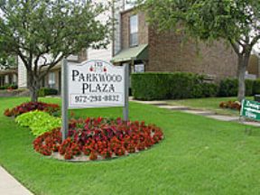 Parkwood Plaza Townhomes Image 1