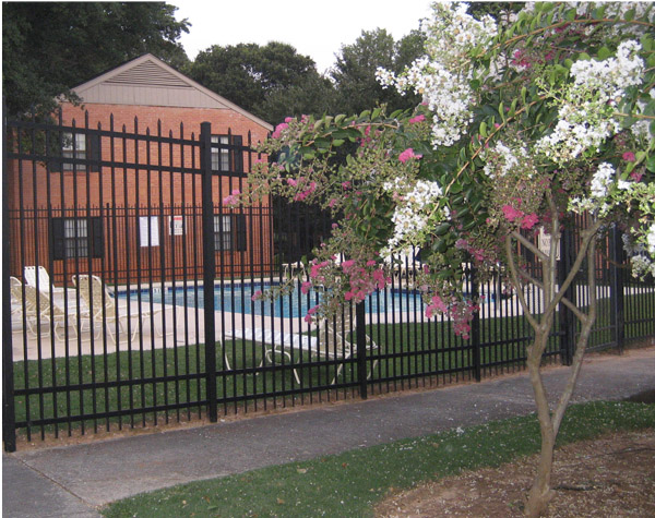 Roswell Court Condos Image 1