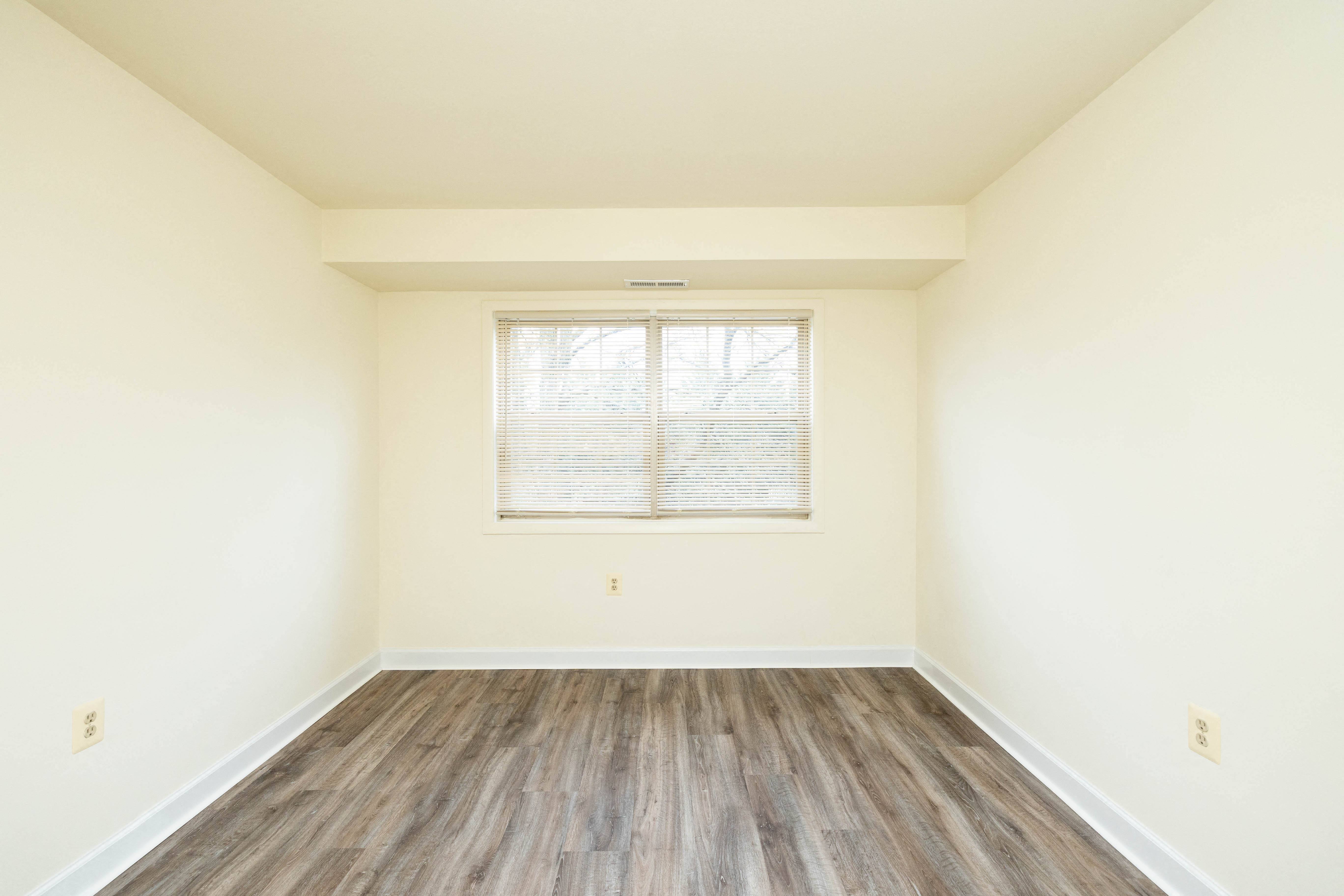 Seminary Roundtop Apartments Image 14