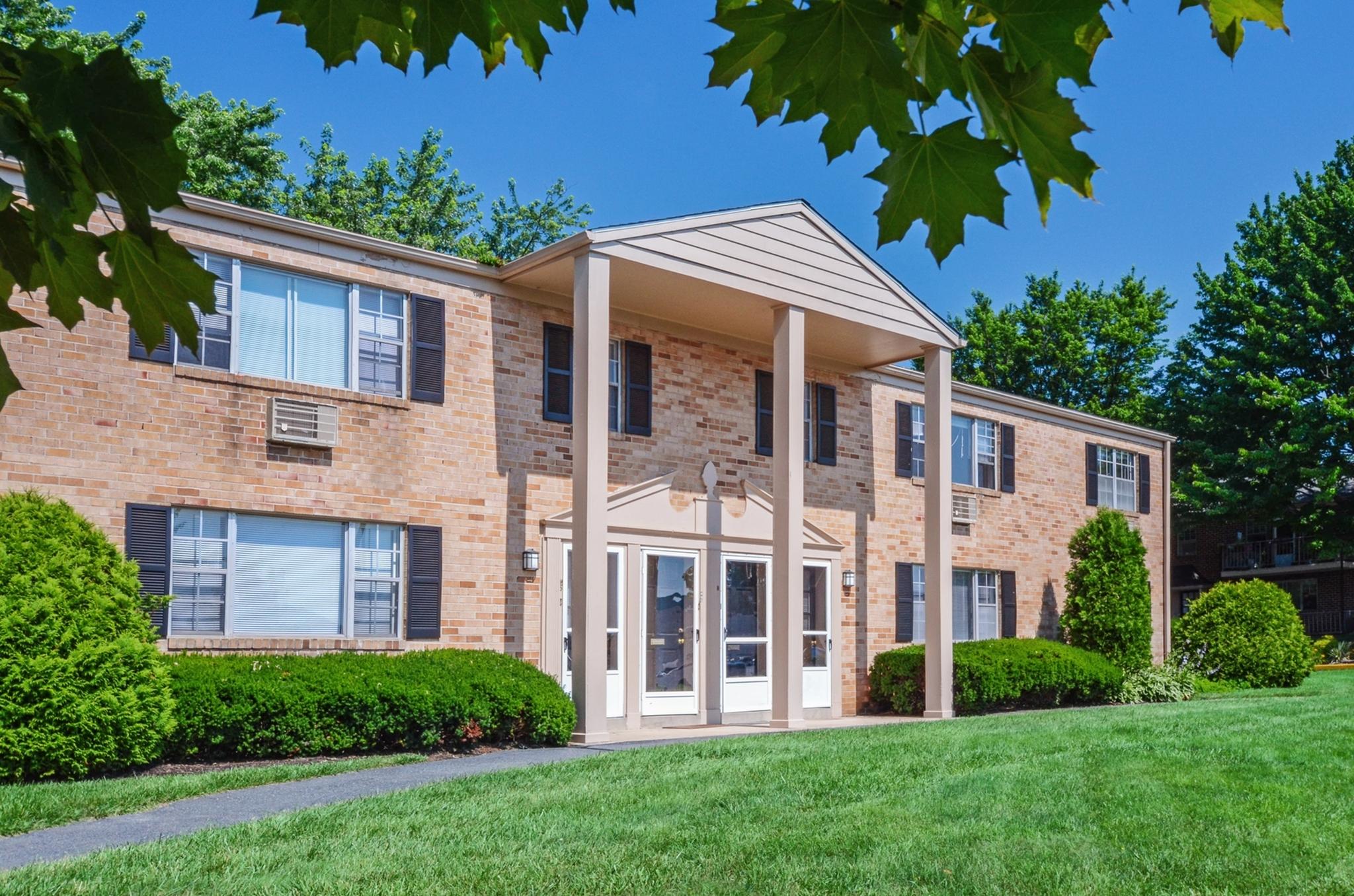 Woodland Plaza Image 3