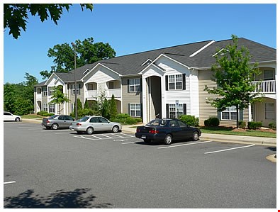 Phillips Landing Apartment Homes Image 2