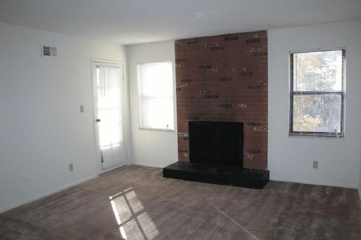 Fiesta Square Apts and Townhomes Image 9