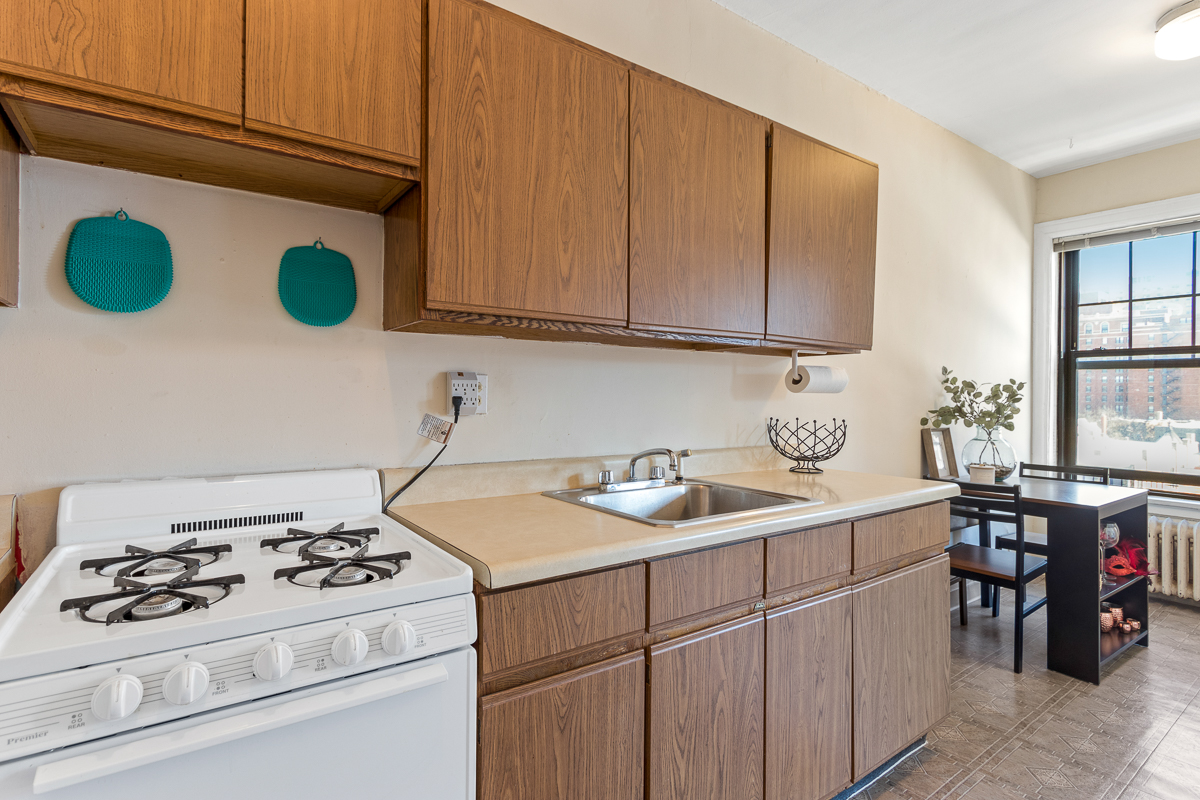 540 W. Briar Image 11