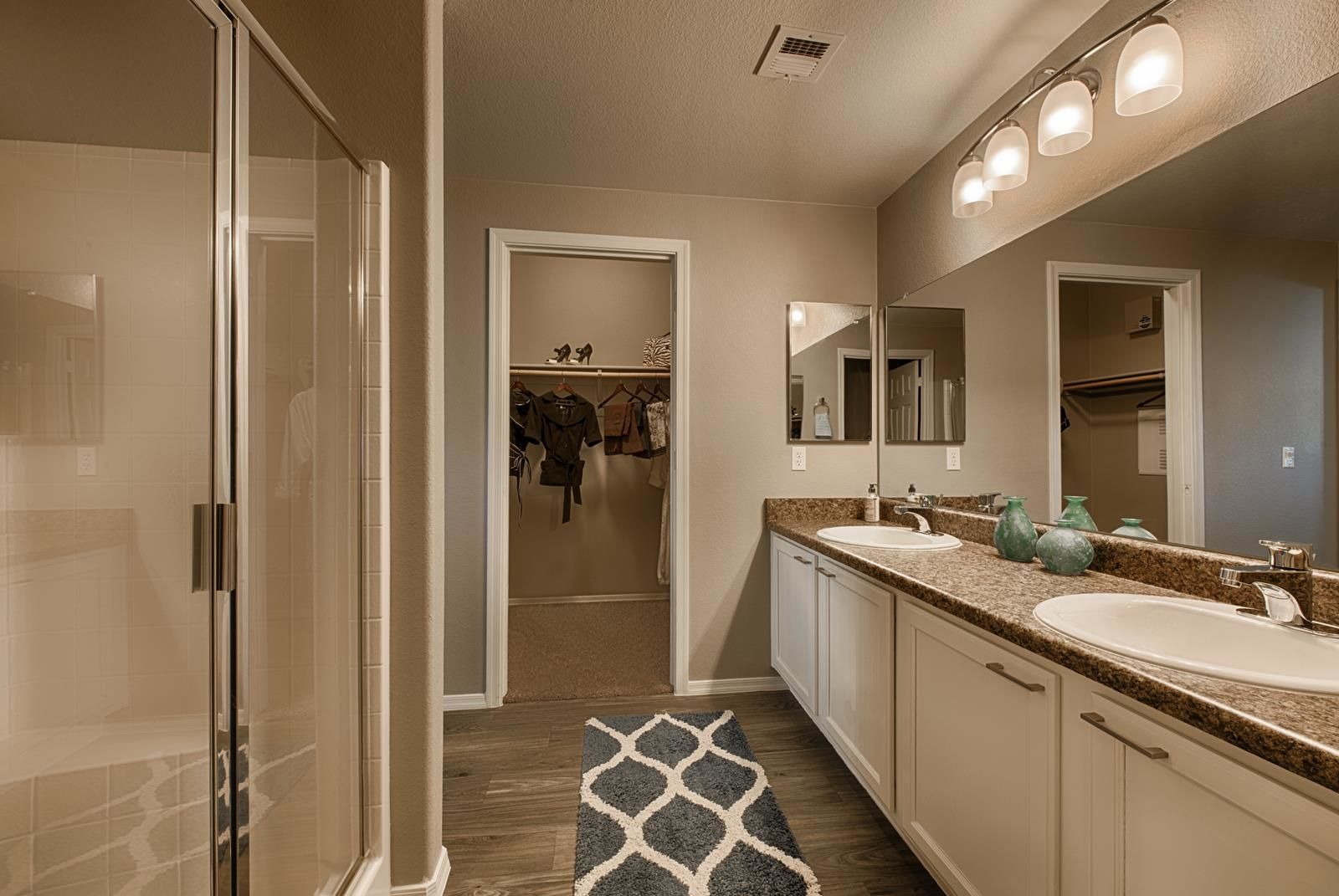 Town Center Apartments Image 23