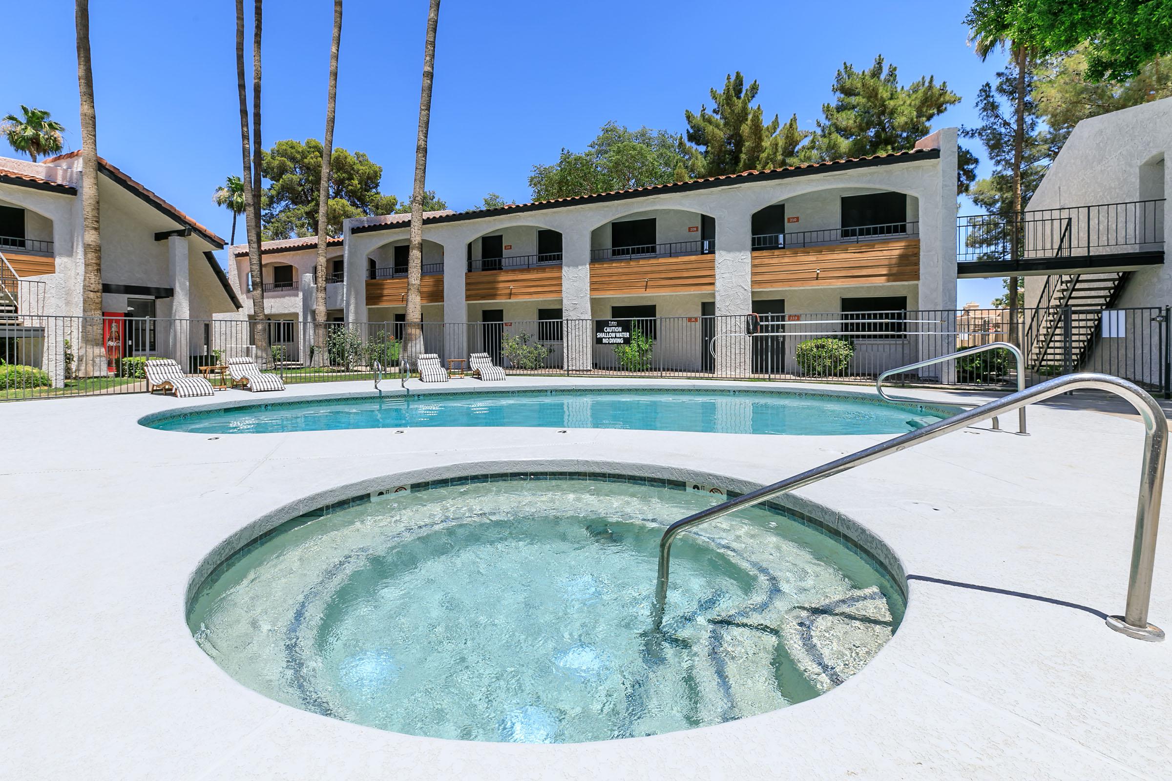 The Tides on East Cactus Image 2