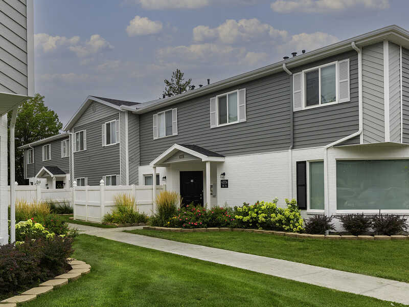 Turnberry Luxury Apartments Image 1