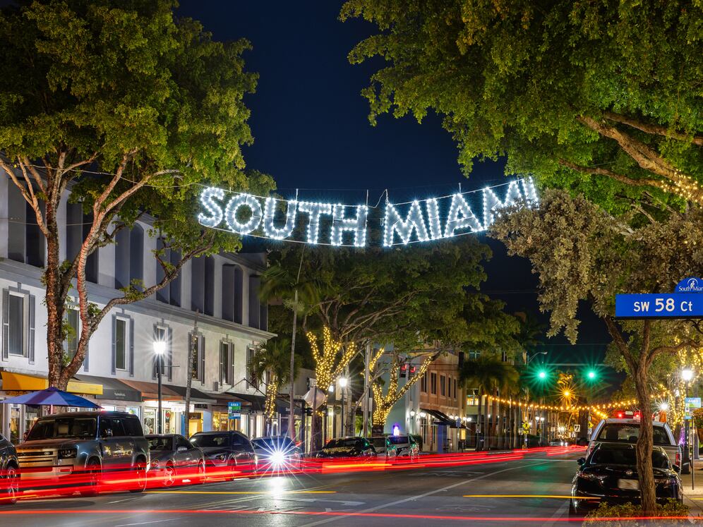 Convenient access to South Miami's renowned dining, retail, and entertainment