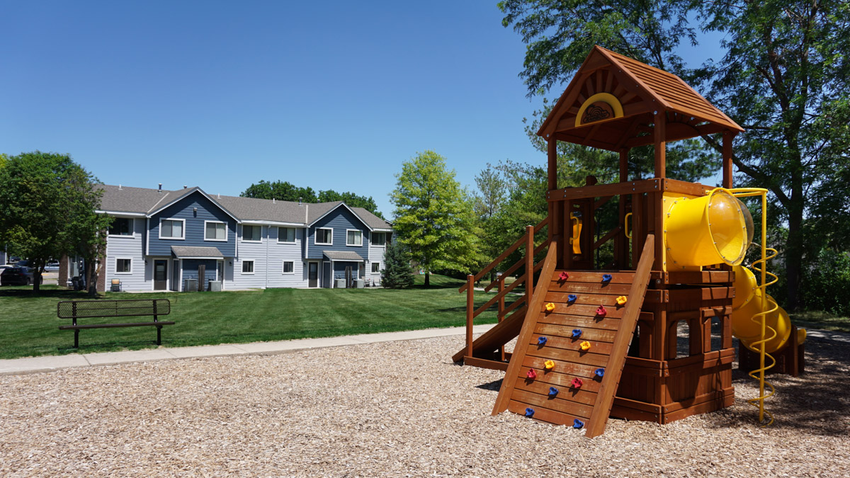 Prairie West Apartments and Townhomes Image 3