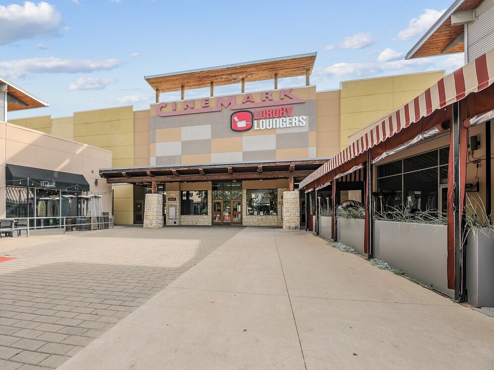Near from Hill Country Galleria with shopping, dining, entertainment options