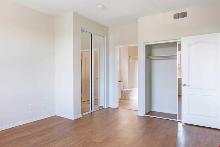 Westside on Beloit  Image 12