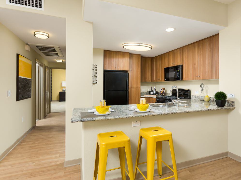 Breakfast bar and kitchen