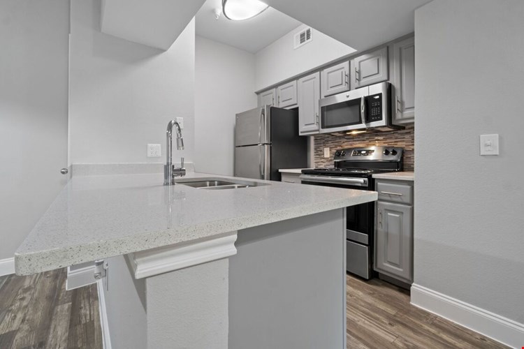Larkin Apartment Homes Image 10
