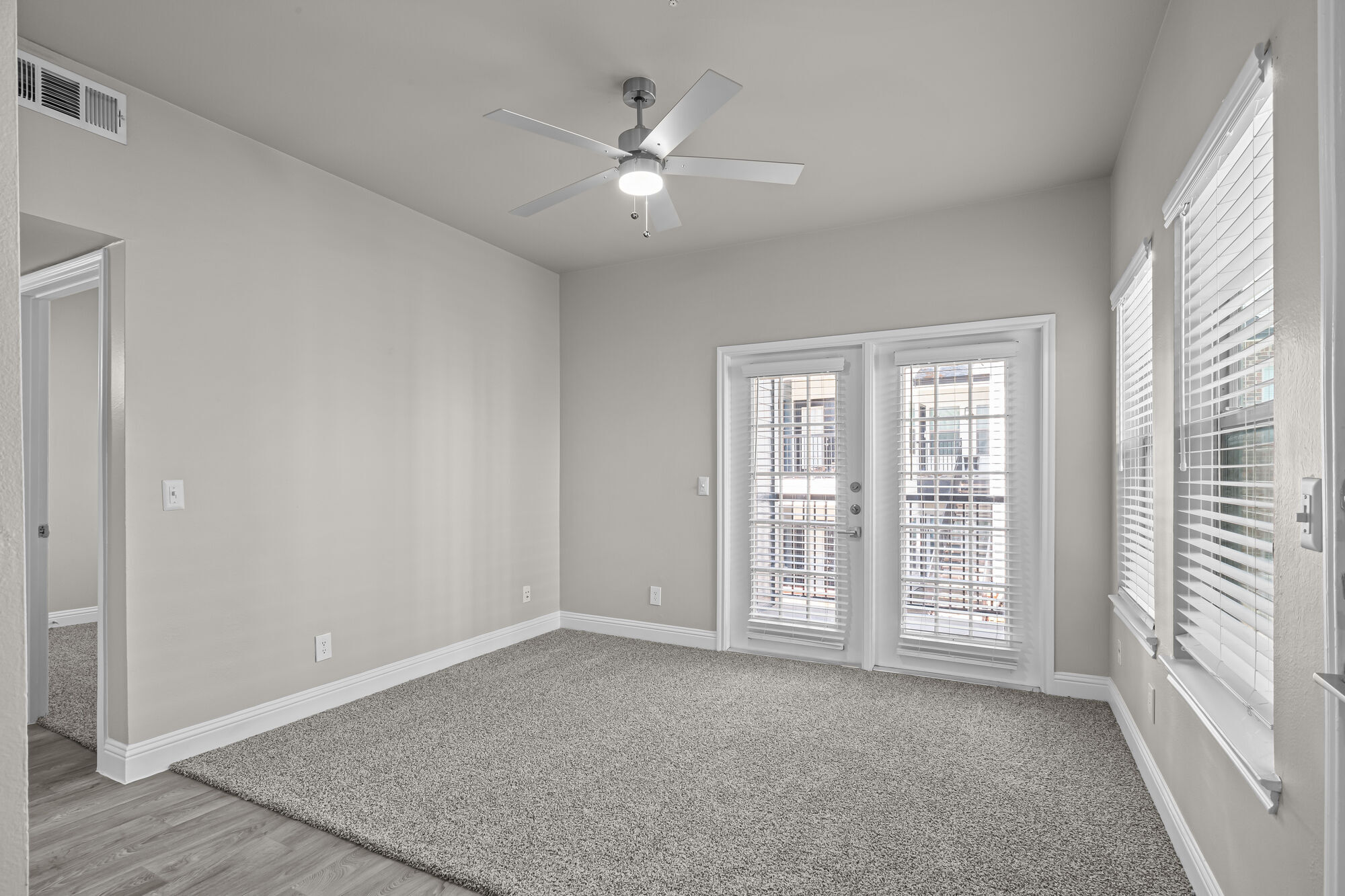 Larkin Apartment Homes Image 31