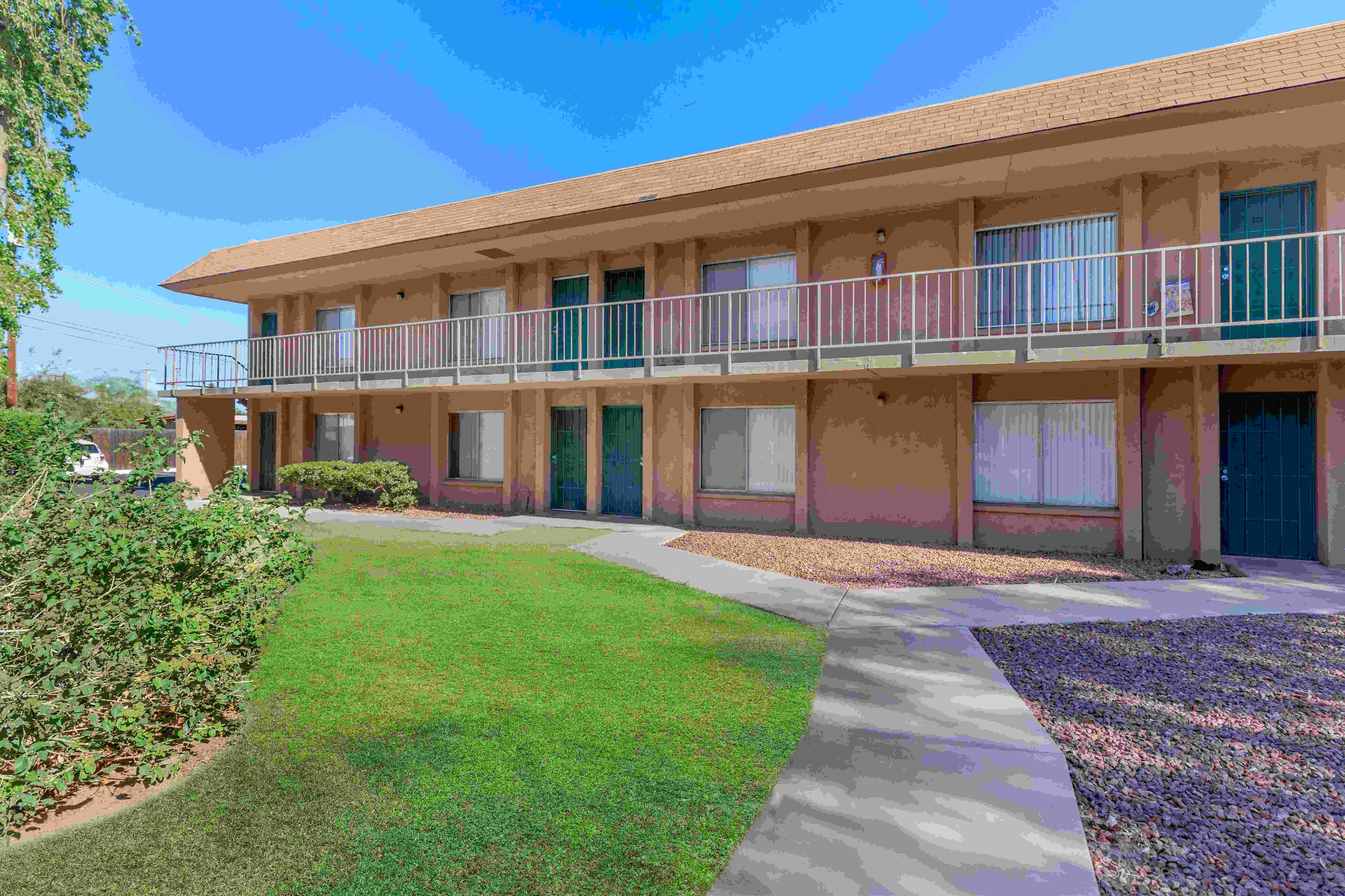 Country Club Terrace Image 20